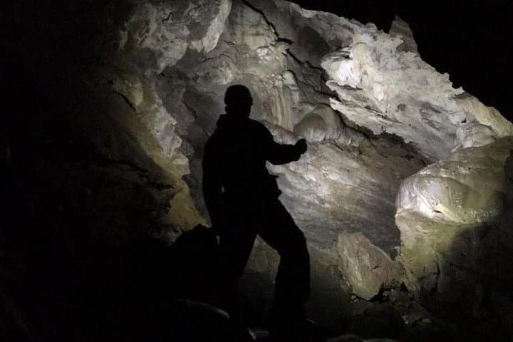Inside Riverbend Cave: Family-Friendly Crystal and Fossil Walk on Vancouver Island photo 3