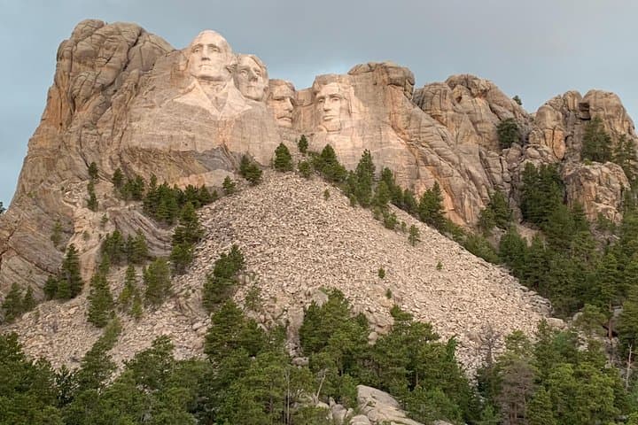 Private Mount Rushmore and Flume Trail: Full-Day Guided Hike from Rapid City