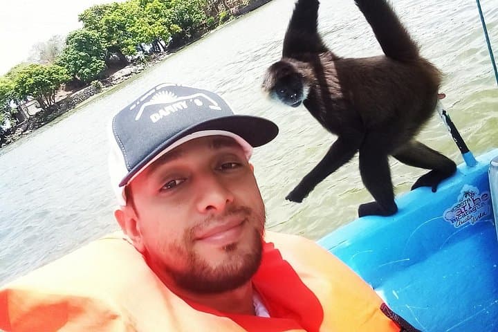 Granada Colonial City and Isletas Boat Tour: Chocolate, Monkeys & Lakeside Views photo 3