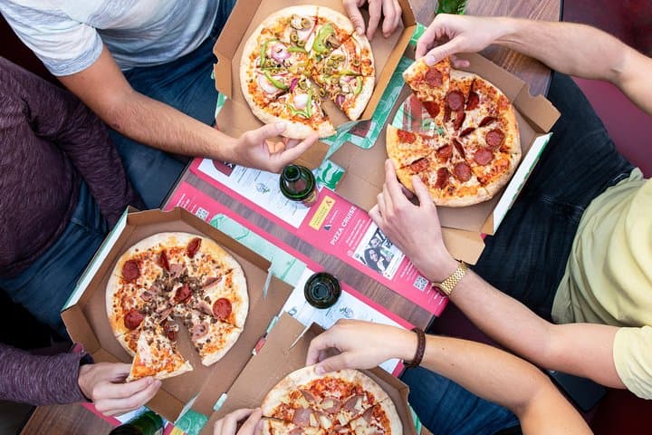 Amsterdam Pizza Cruise: 90-Minute Canal Tour with Unlimited Drinks photo 2