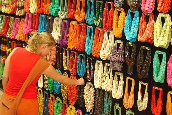 Shop-like-a-local-delhi-exclusive-shopping-tour-market-guide
