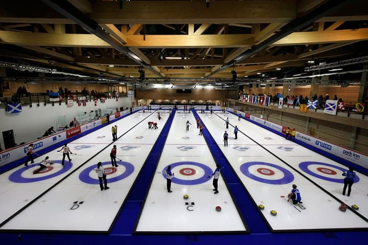 Tallinn Curling Experience: Private 2-Hour Curling Game with Instructor photo 2