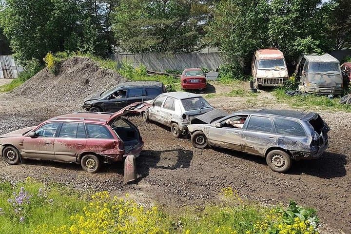 Tallinn Demolition Derby: Drive a Russian Car and Smash on the Outskirts of the Old Town photo 3