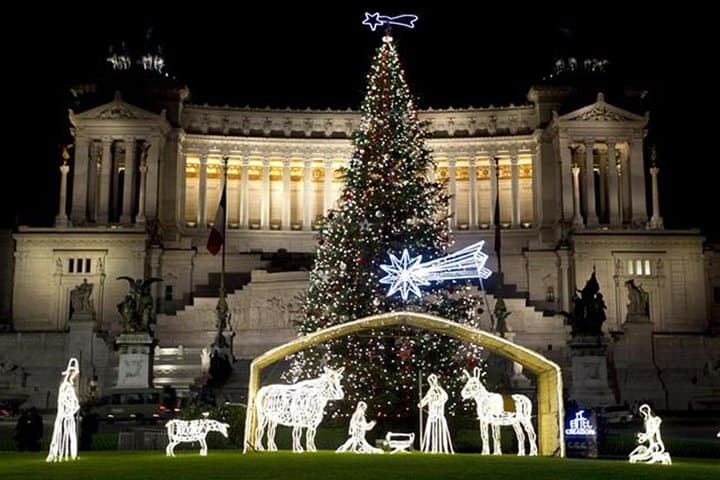 Christmas in Rome Walking Tour — Festive Lights, Hot Chocolate & Historic Sights photo 1