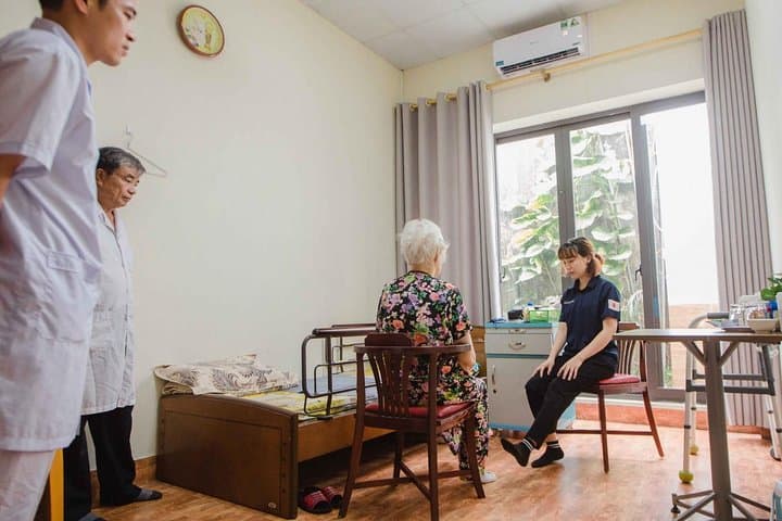 inside-a-vietnamese-nursing-home-day-visit-hanoi-cultural-immersion