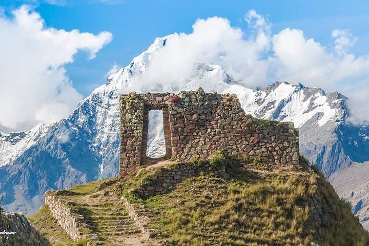Cachicata Quarries & Sun Gate: Full-Day Sacred Valley Trek from Cusco