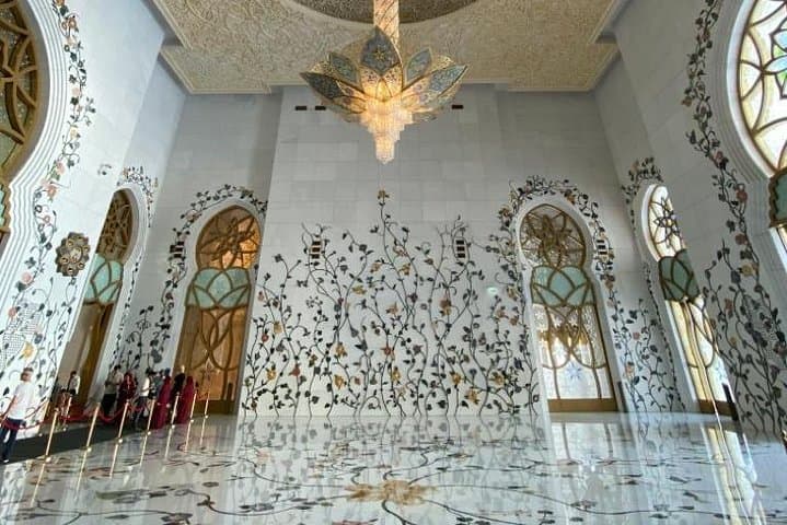Abu Dhabi Day Tour: Sheikh Zayed Grand Mosque, Corniche & Marina Mall photo 3