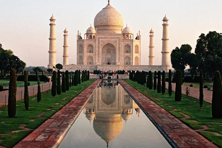 Bangalore to Taj Mahal Same-Day Flight Tour: Agra Highlights with Skip-the-Line Access photo 6