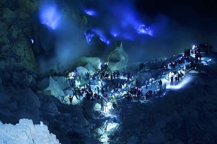 Ijen Blue Flame Night Trek from Banyuwangi: See the Sulphur Miners and Sunrise over Kawah Ijen photo 2