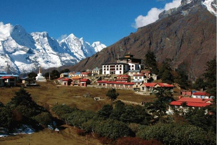 7-Day Everest Base Camp Trek with Helicopter Return — Fast-Track High-Altitude Trek photo 5