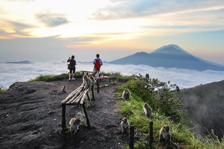 Sunrise on Mount Batur: Guided Sunrise Volcano Hike in Bali photo 4