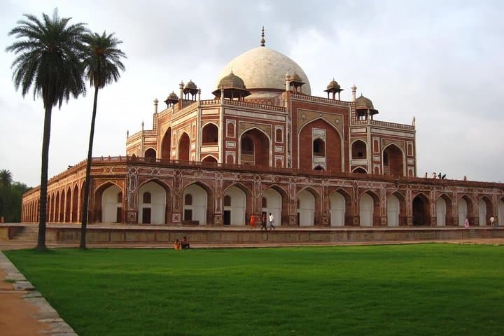 Best of Old & New Delhi Private Tour — Red Fort, Humayun's Tomb & India Gate photo 3
