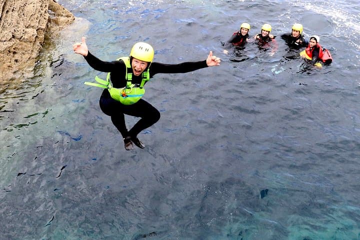 Newquay Coasteering Adventure: Sea Caves, Cliff Jumps & Intertidal Traverses photo 3