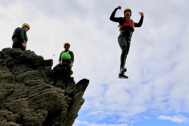 Newquay Coasteering Adventure: Sea Caves, Cliff Jumps & Intertidal Traverses photo 4