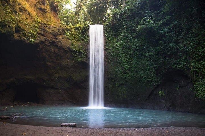 Bali Spotlight Tour: Tibumana Waterfall, Tirta Empul & Mount Batur View