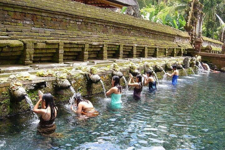 Bali Spotlight Tour: Tibumana Waterfall, Tirta Empul & Mount Batur View photo 2