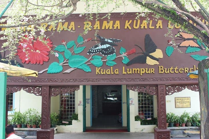 Exploring Kuala Lumpur Bird Park & Butterfly Farm: Free-Flight Aviaries and Tropical Butterflies photo 4