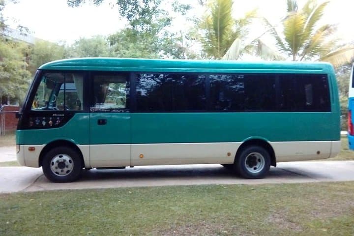 Private Transfer: Colombo Airport to Pasikudah — 6-Hour Door-to-Door Ride photo 5