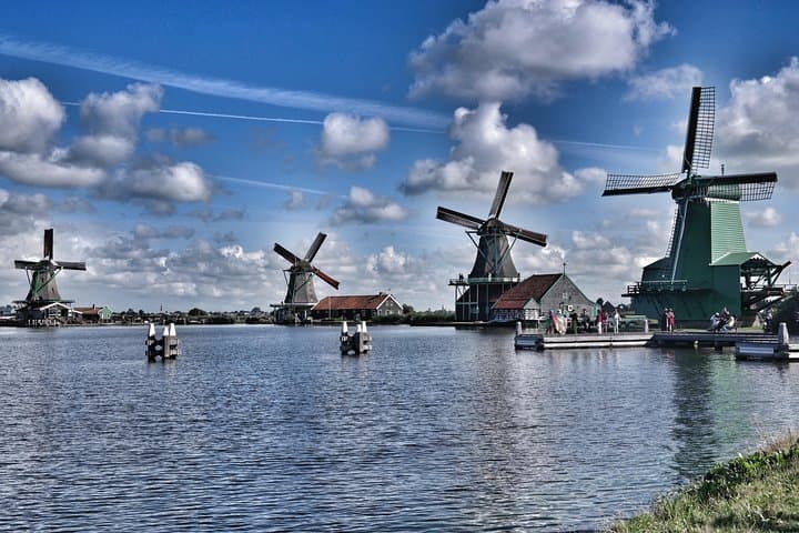 Half-Day Private Tour: Zaanse Schans, Volendam & Edam Windmills & Cheese