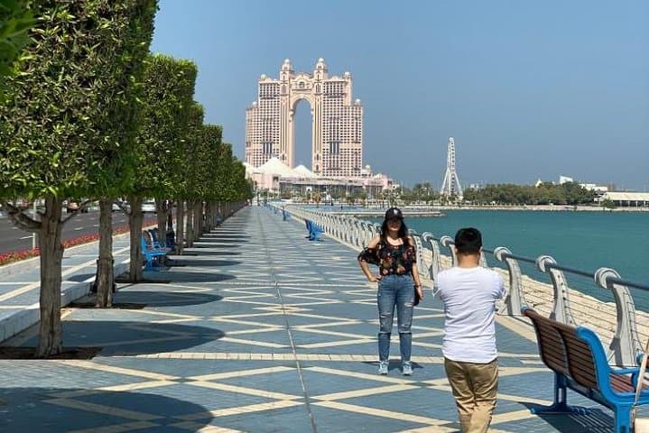 Abu Dhabi Day Tour: Sheikh Zayed Grand Mosque, Corniche & Marina Mall photo 5