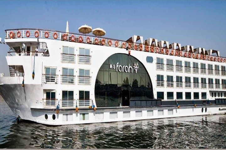 Cairo Nile Dinner Cruise: 2-Hour Night Cruise with Buffet & Live Shows photo 6