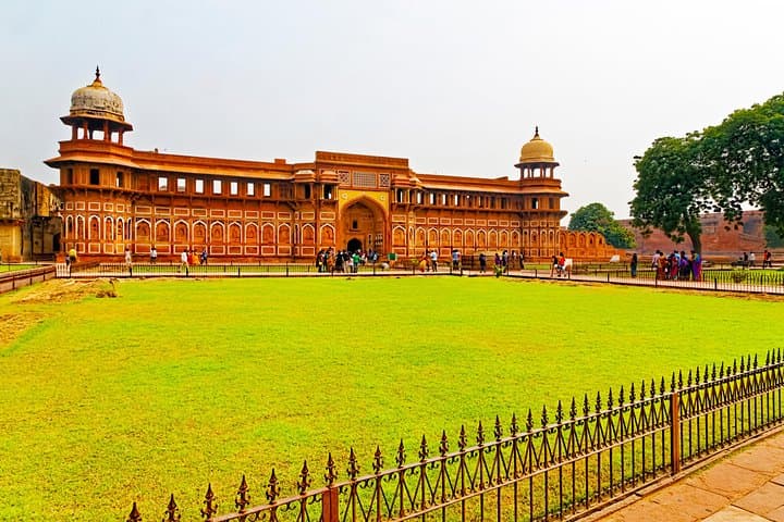 Same-Day Taj Mahal & Agra Tour from Kochi — Return Flights Included photo 4