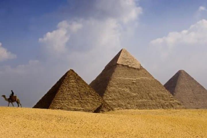 Cairo & Giza Day Trip: Pyramids, Sphinx & Egyptian Museum photo 2