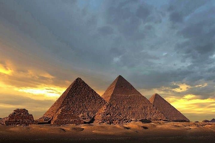Cairo in a Day: Pyramids, Egyptian Museum & Khan El Khalili from Sharm El Sheikh