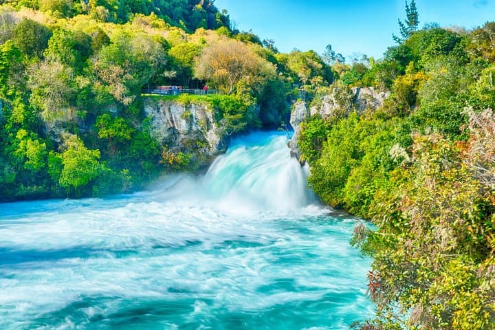 Lake Taupo Great Lake Tour: Huka Falls & Mine Bay Maori Rock Carvings (Day Trip from Auckland)