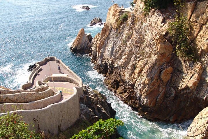 Acapulco City Tour: Explore La Quebrada Cliff Divers, Historic Fort & Bay Views photo 2