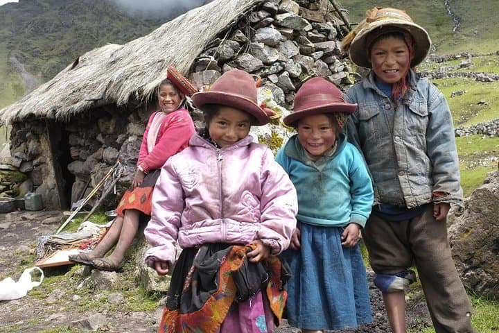 Qeswachaca Inca Rope Bridge & Rainbow Mountain Full-Day Cultural Trek photo 3