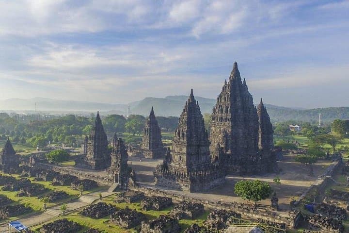 Prambanan Temple Sunset & Ramayana Ballet: Evening Cultural Tour from Yogyakarta