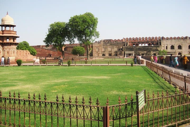 Same-Day Taj Mahal & Agra Tour from Pune — Return Flights Included photo 6