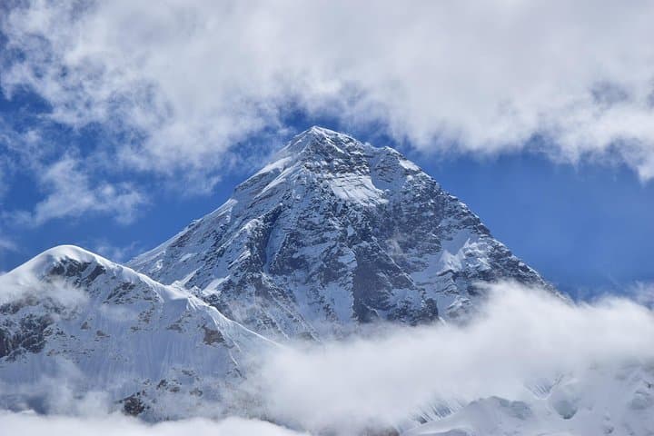 Everest Base Camp Trek: 14-Day Lukla to Kala Patthar Trekking Guide photo 2