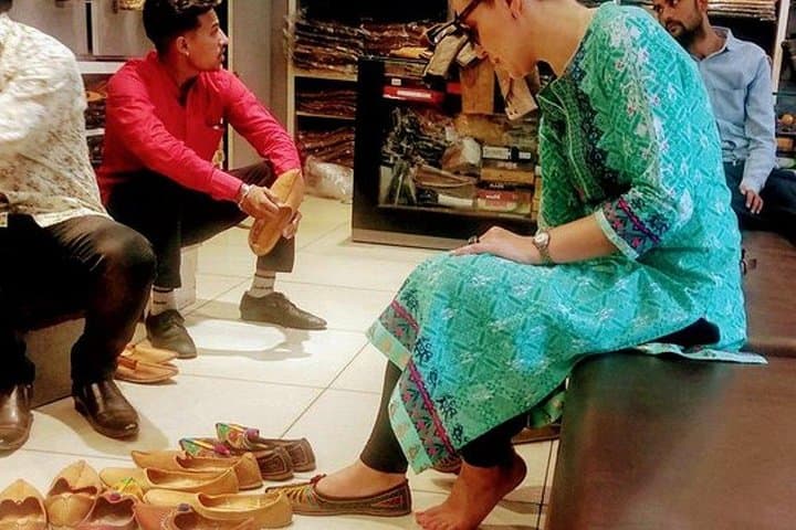 Pink City Local Shopping Tour: Jaipur Markets, Crafts & Bargaining Tips photo 1