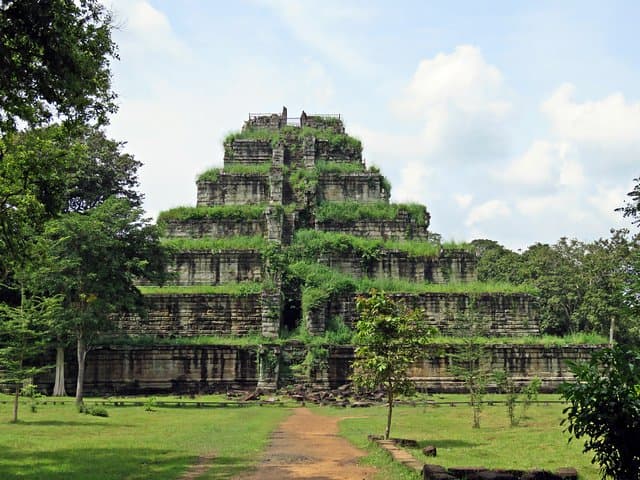 Beng Mealea & Koh Ker: Full-Day Off-Beat Temple Tour from Siem Reap