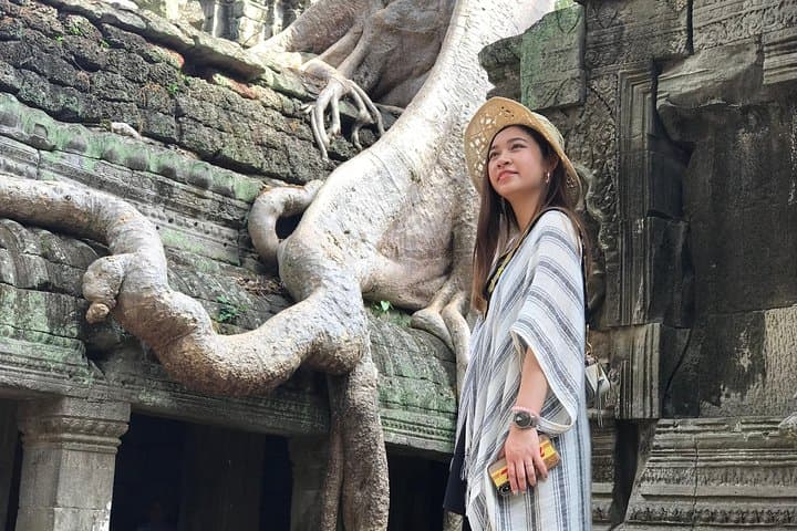 Private Full-Day Angkor Wat Tour: Ta Prohm, Bayon & Phnom Bakheng Sunset photo 3