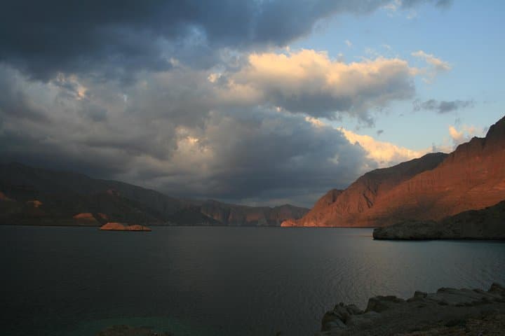 Overnight Beach Camping & Dhow Cruise in Musandam Khasab — Telegraph Island, Dolphins & BBQ photo 3