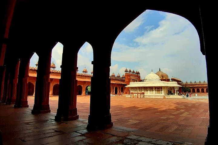 Private Day Trip to Fatehpur Sikri from Agra — Akbar's Abandoned Capital