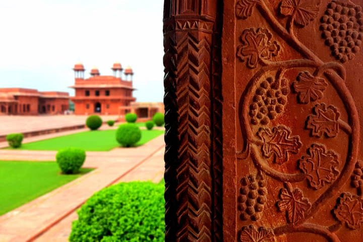 Private Day Trip to Fatehpur Sikri from Agra — Akbar's Abandoned Capital photo 2