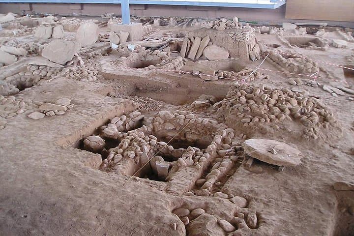 Private Heroic Marathon: Half-Day Guided Tour to Marathon Tomb & Lake photo 5