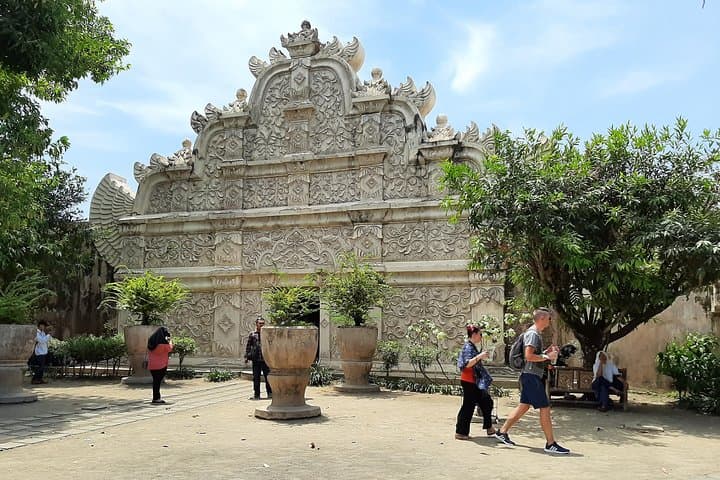 Yogyakarta City Tour & Ijo Temple Sunset — Cultural Highlights and Practical Guide photo 6