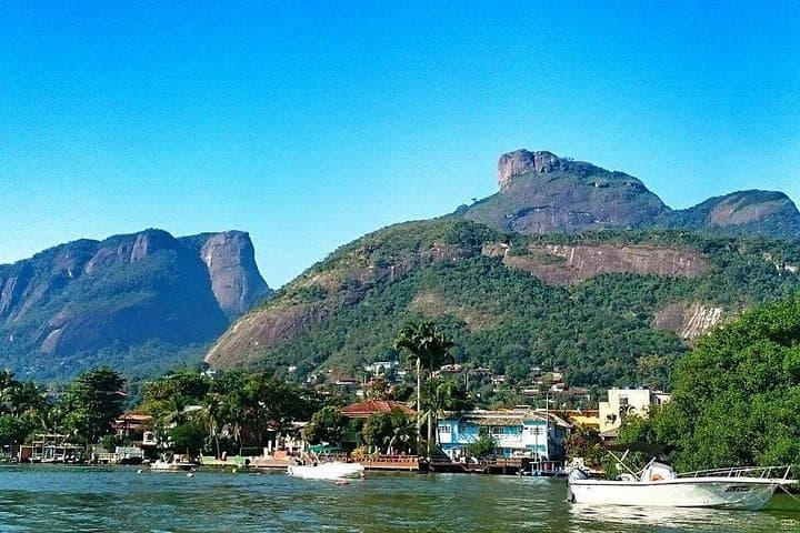 Boat Trip to Ilha da Gigóia: Barra da Tijuca Channels, Caimans & Amores Beach photo 4