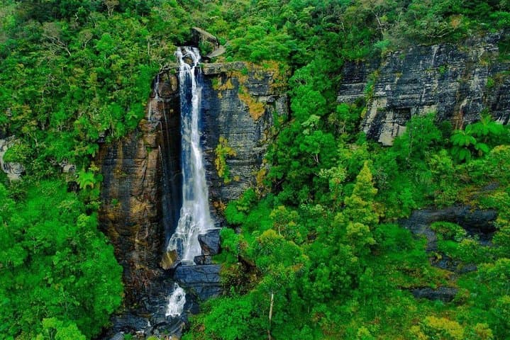 Nuwara Eliya Waterfall Tour: St. Clair, Devon, Bomburu Ella & Lover's Leap photo 4