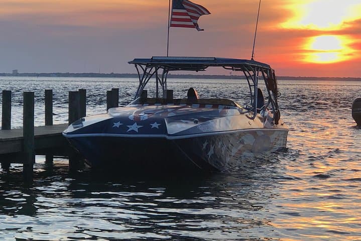 Sunset Dolphin Watching Cruise in Destin Harbor — Evening Dolphin Tour on the Emerald Coast