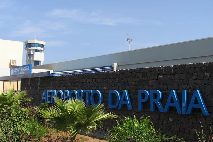 Praia Old Town to Nelson Mandela Airport Private Transfer Guide photo 4