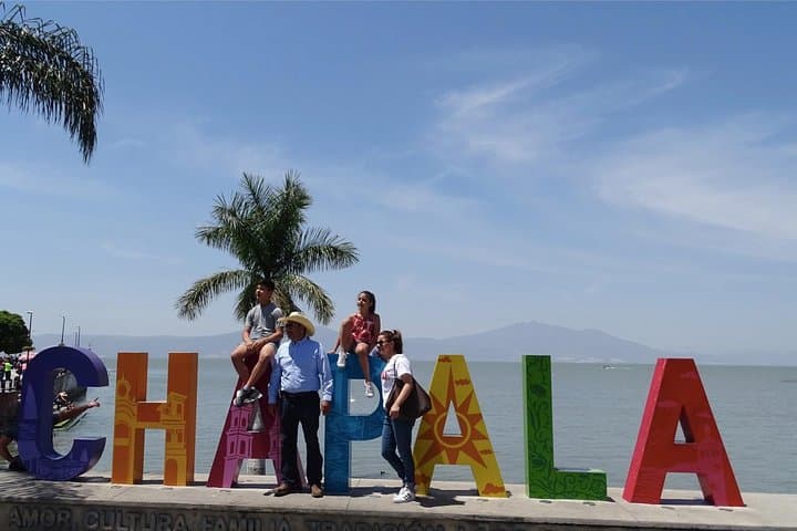 Lake Chapala Half-Day Cultural Tour from Guadalajara - Shoreline, Markets & Murals photo 4