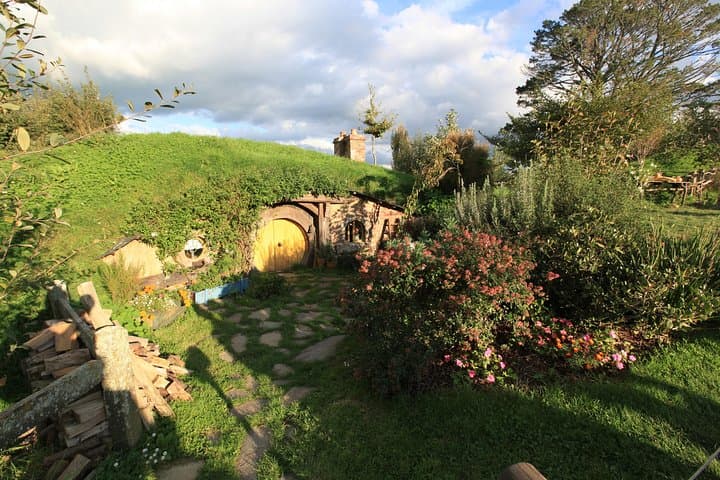Private Hobbiton Movie Set Tour from Auckland — Full-Day Guided Shire Experience photo 3