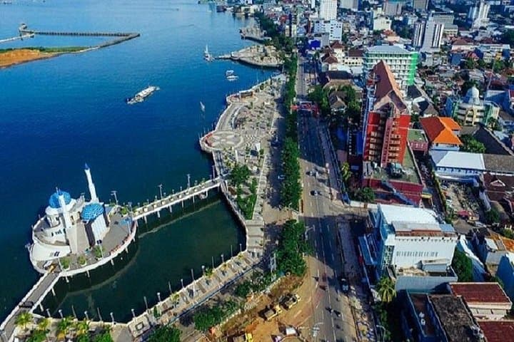 Makassar Private Full-Day Tour — Custom City & Karst Excursions with English-Speaking Driver