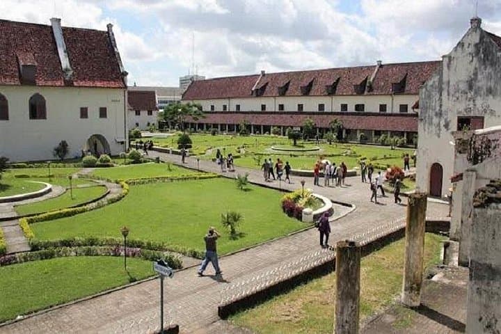 Makassar Private Full-Day Tour — Custom City & Karst Excursions with English-Speaking Driver photo 3